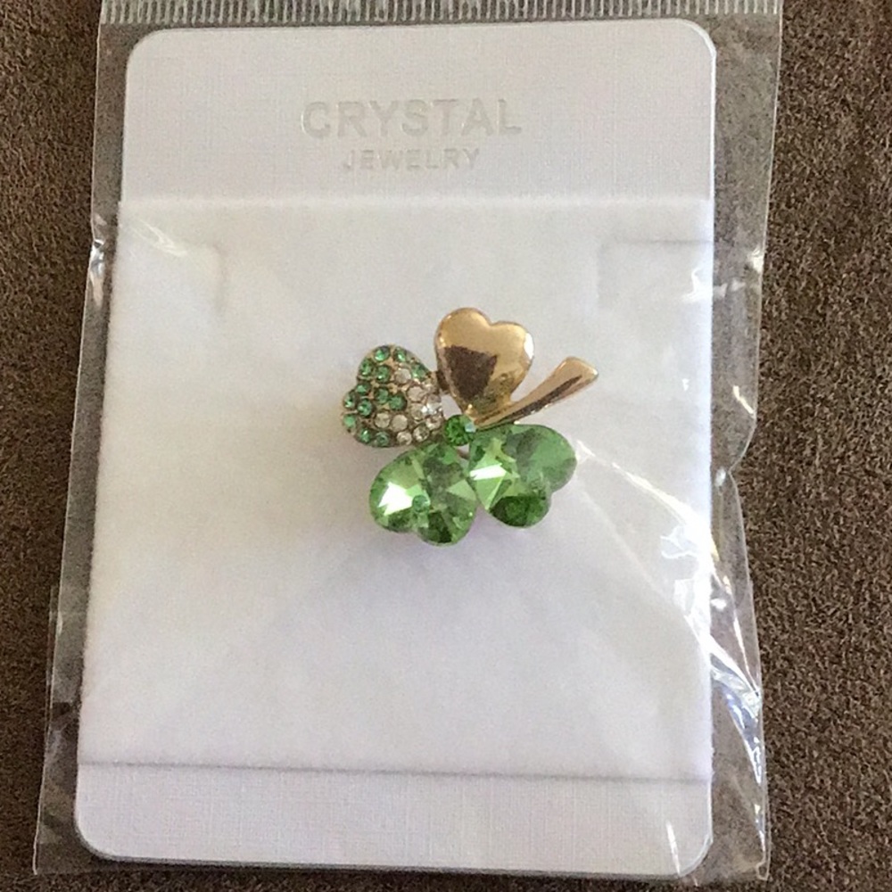 Crystal heart-shaped 4 leaf clover pin/ brooch.
